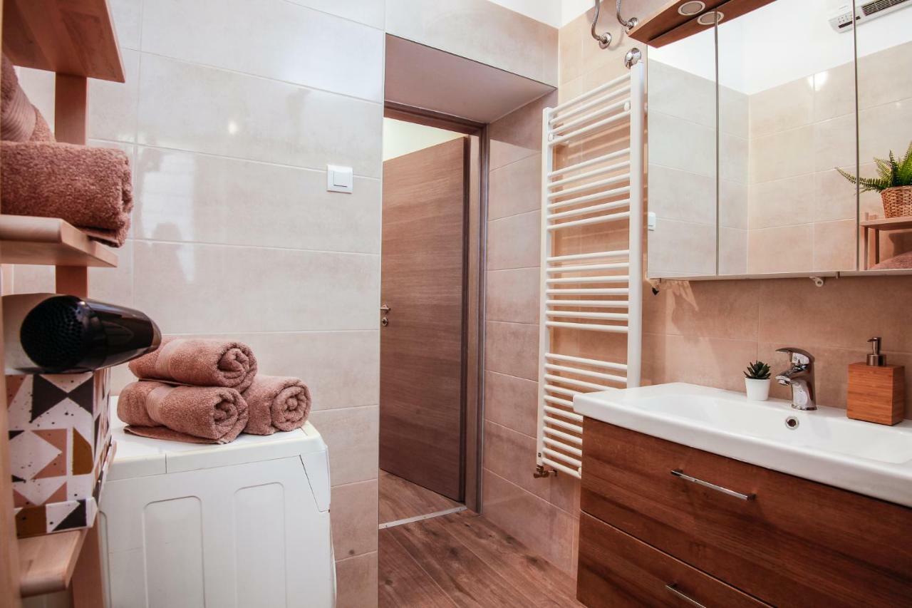 Apartment Kensi*** Pula Bagian luar foto
