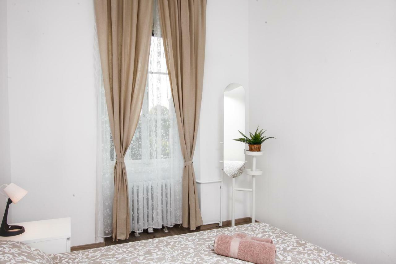 Apartment Kensi*** Pula Bagian luar foto