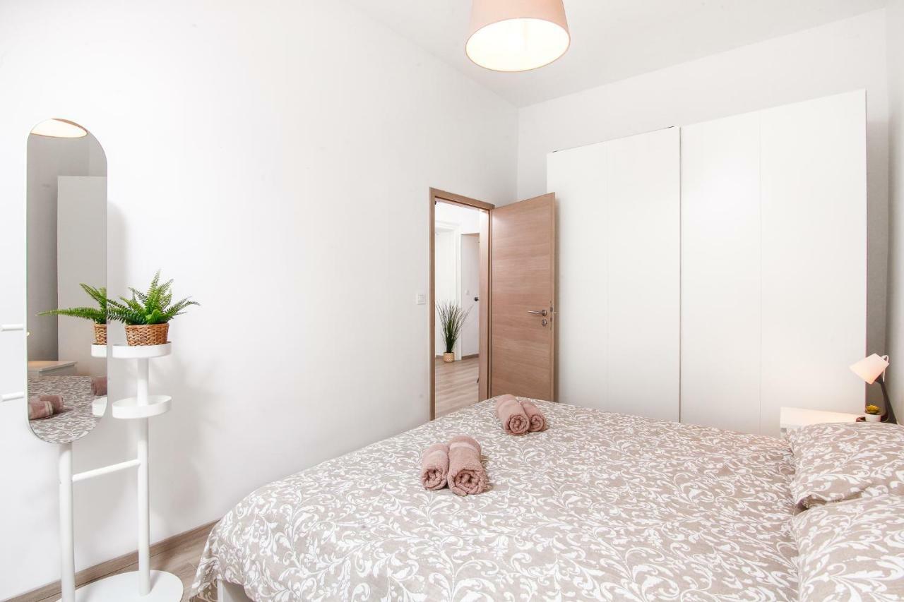 Apartment Kensi*** Pula Bagian luar foto